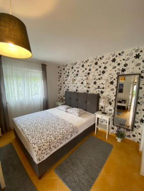  Apartment Lara  Раб